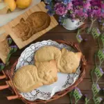 Wooden Cookie Mold - Image 2